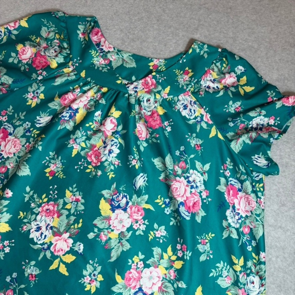 Metropolitan House Dress Women 2-3XL Green Floral Muumuu Pockets Short Sleeves
